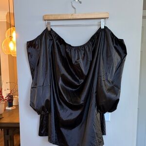 Divided Black Off-Shoulder‎ Blouse